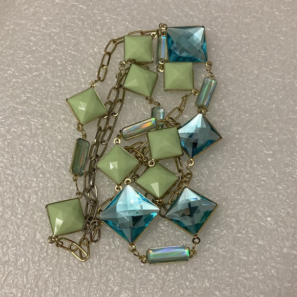 Geometric Blue Green Faceted Crystals Gold Tone Open Oval Link Chain Necklace - Picture 15 of 15